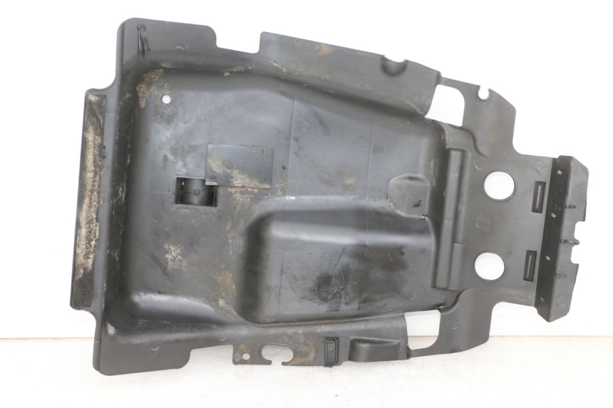 photo de REAR WHEEL ARCH SUZUKI BURGMAN 650 (2013 - 2020)