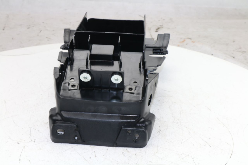 photo de REAR UNDERTRAY DAELIM VJ ROADWIN 125 (2004 - 2007)
