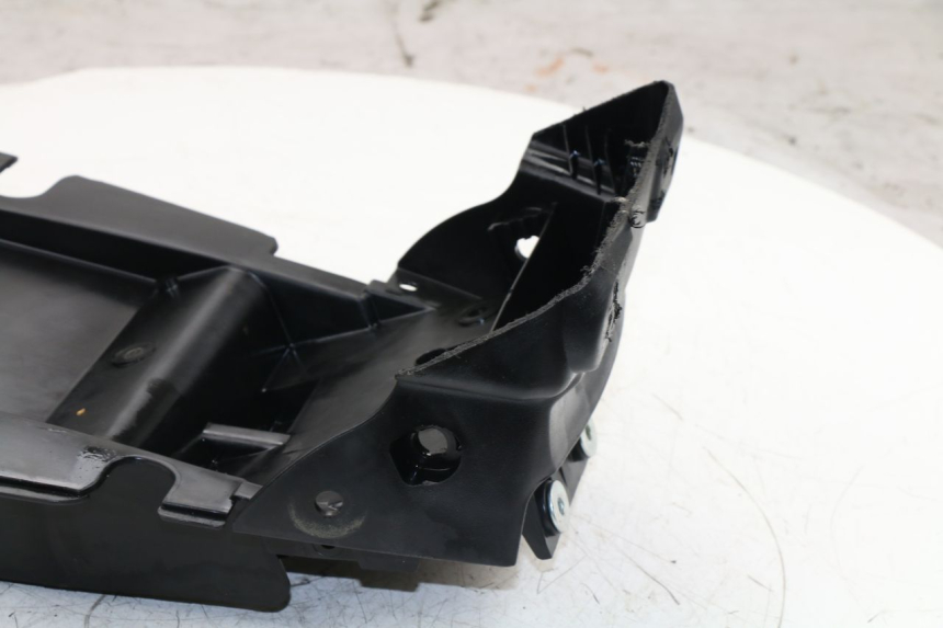 photo de REAR UNDERTRAY DAELIM VJ ROADWIN 125 (2004 - 2007)