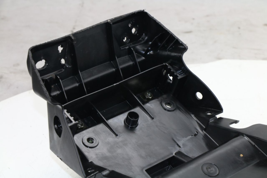 photo de REAR UNDERTRAY DAELIM VJ ROADWIN 125 (2004 - 2007)