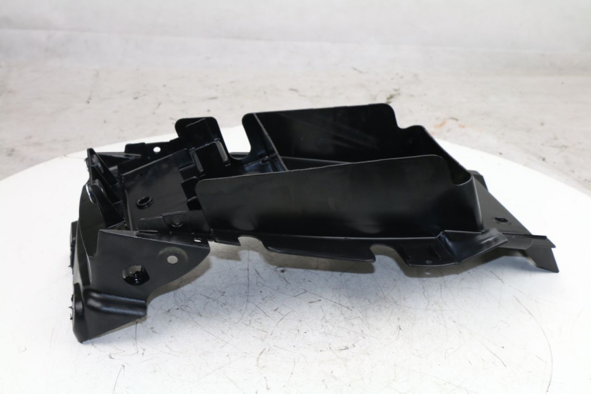 photo de REAR UNDERTRAY DAELIM VJ ROADWIN 125 (2004 - 2007)
