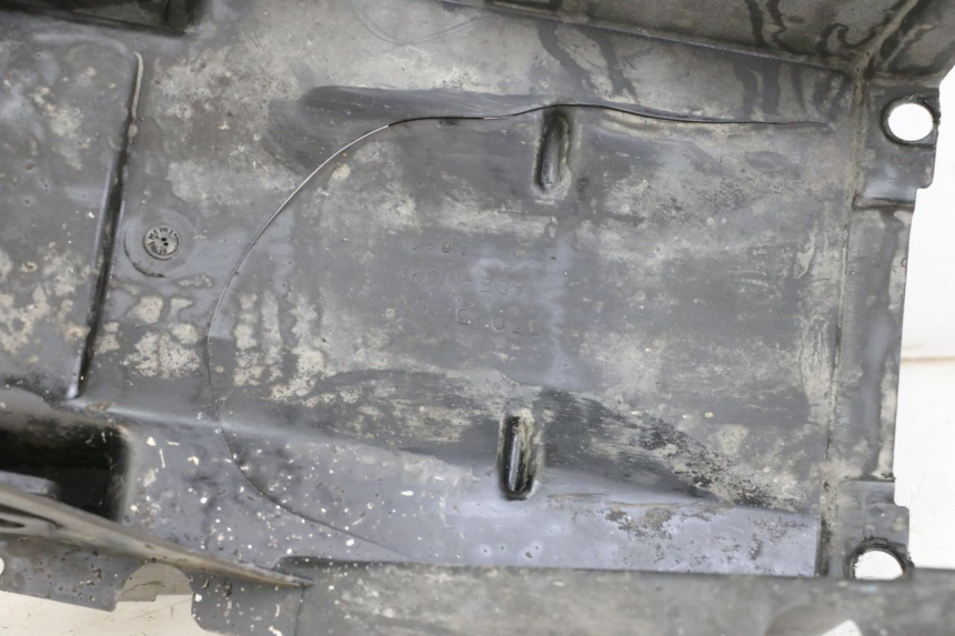 photo de REAR UNDERTRAY KAWASAKI ZR7 ZR-7 S 750 (1999 - 2004)
