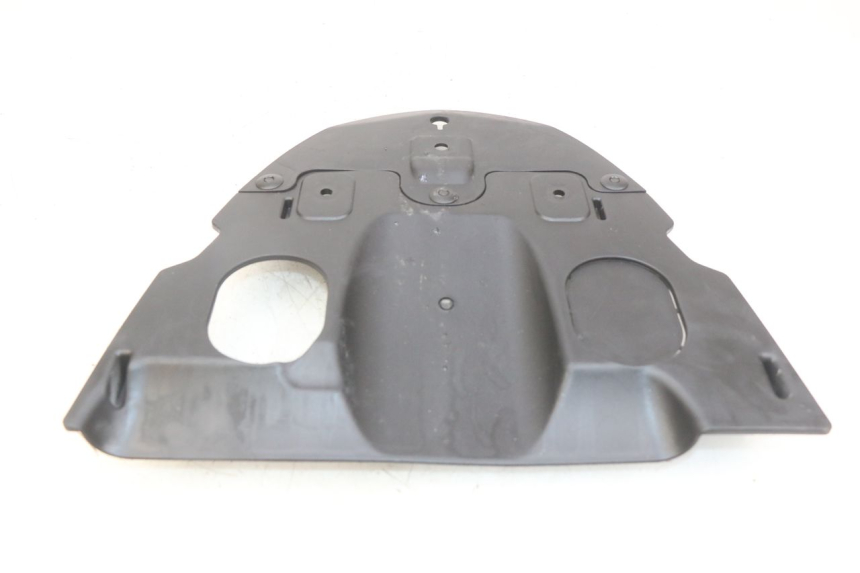 photo de REAR WHEEL HUGGER KYMCO AGILITY 16+ 4T 50 (2018 - 2023)