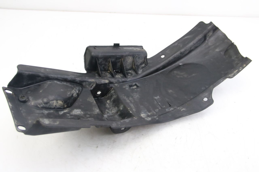 photo de REAR WHEEL HUGGER HYOSUNG RT KARION 125 (2003 - 2007)