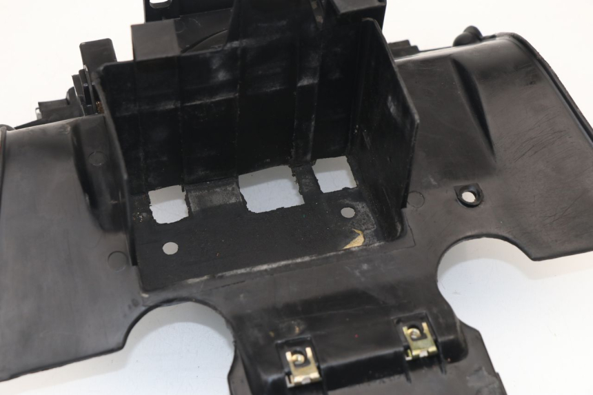 photo de REAR UNDERTRAY PEUGEOT SV 125 (1991 - 1994)