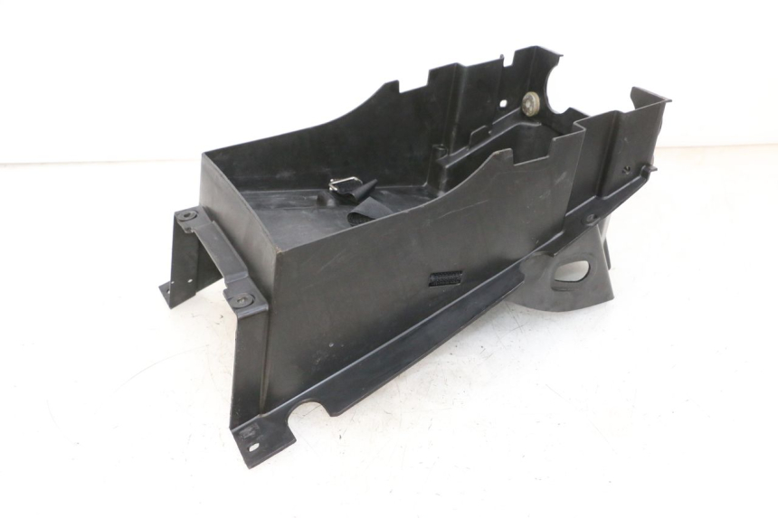 photo de REAR UNDERTRAY KAWASAKI ZR 7 750 (1999 - 2001) - Technical close-up