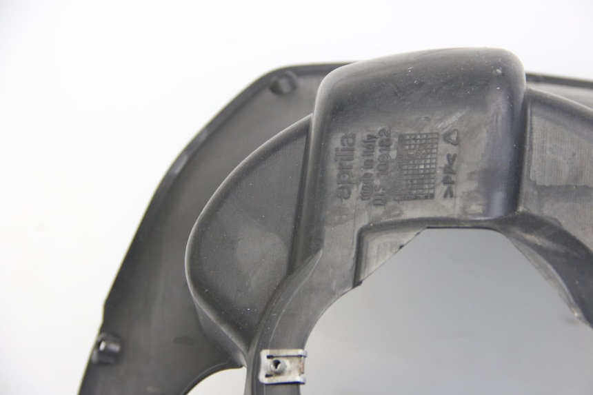 photo de FRONT WHEEL AXLE APRILIA ATLANTIC 500 (2002 - 2003)