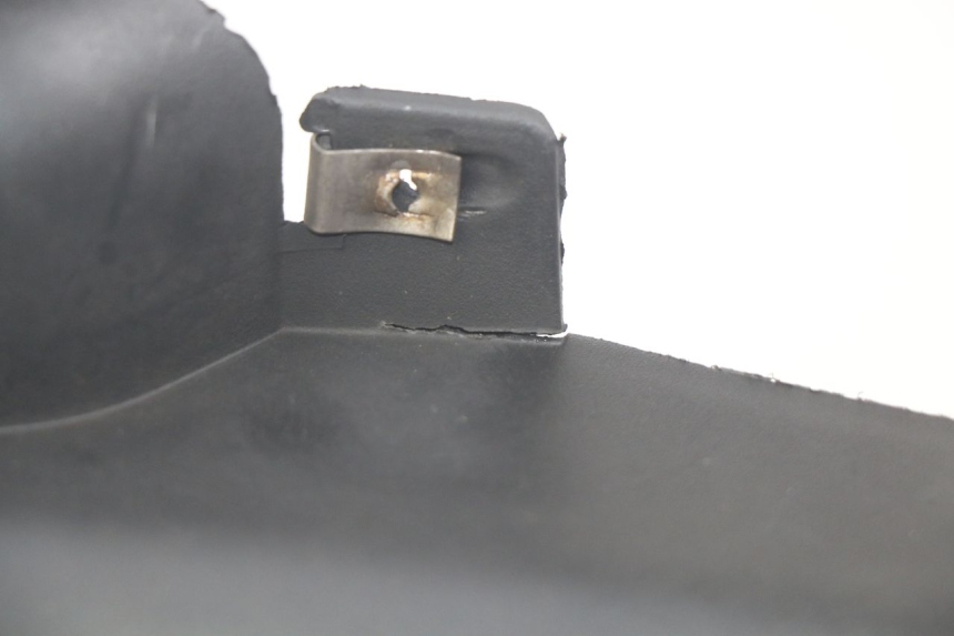 photo de FRONT WHEEL AXLE PIAGGIO MP3 LT 400 (2007 - 2012)