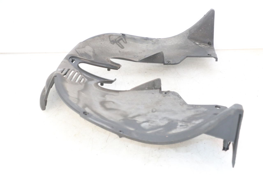 photo de FRONT WHEEL AXLE PIAGGIO MP3 LT 400 (2007 - 2012)