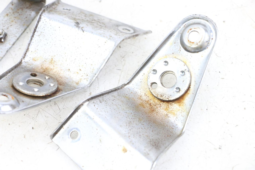 photo de HEADLIGHT BRACKET HYOSUNG GF 125 (2001 - 2005)