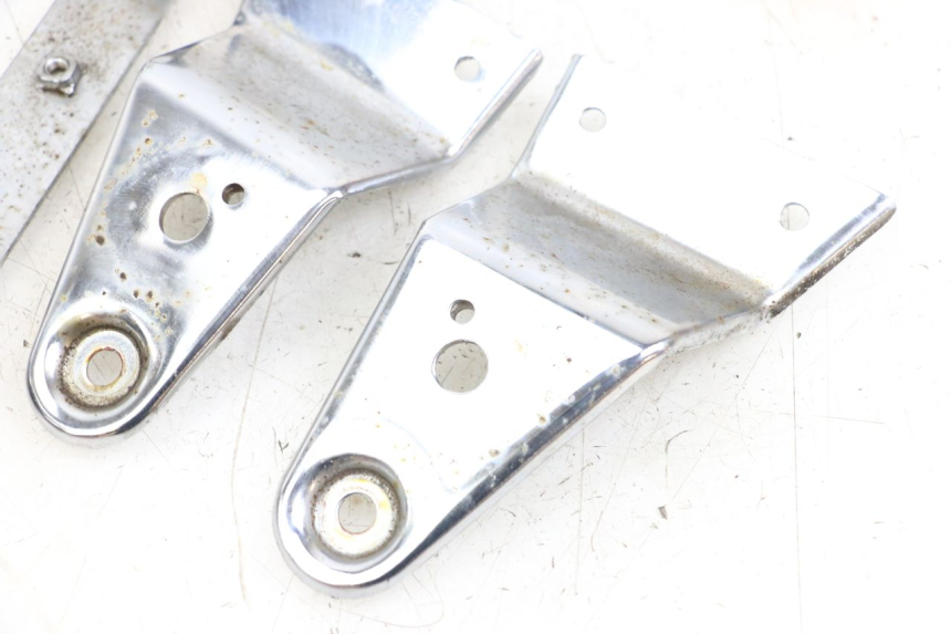 photo de HEADLIGHT BRACKET HYOSUNG GF 125 (2001 - 2005)