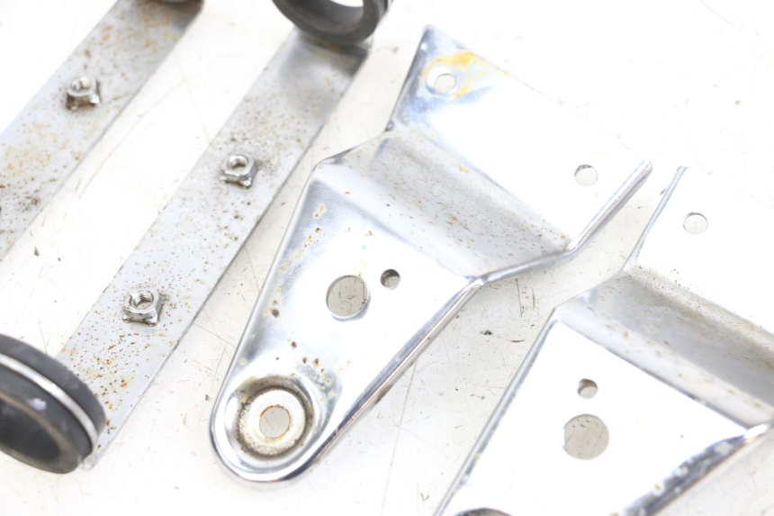 photo de HEADLIGHT BRACKET HYOSUNG GF 125 (2001 - 2005)