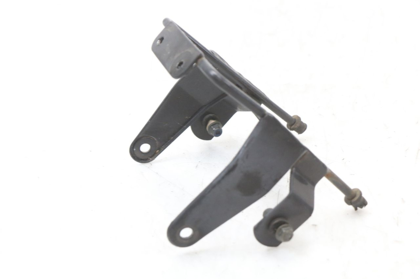 photo de HEADLIGHT BRACKET SKYTEAM SKYMAX PRO 125 (2012 - 2016)