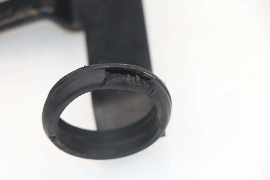 photo de HEADLIGHT BRACKET SUZUKI DR DJEBEL 600 (1985 - 1990)
