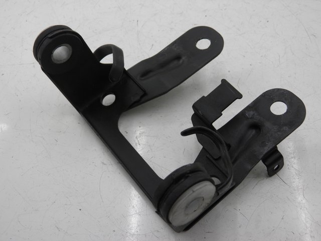 photo de HEADLIGHT BRACKET YAMAHA SR 125 (1996 - 2003)