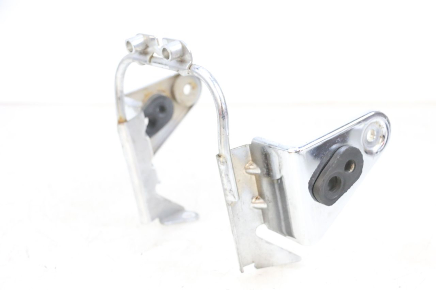 photo de HEADLIGHT BRACKET KAWASAKI ZR 7 750 (1999 - 2001) - Component detail