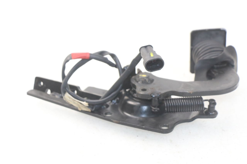 photo de BRAKE PEDAL PIAGGIO MP3 LT 400 (2007 - 2012)