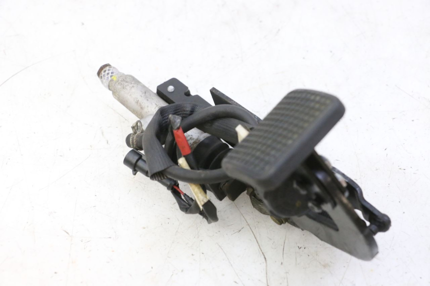 photo de BRAKE PEDAL PIAGGIO MP3 RL 250 (2007 - 2010)