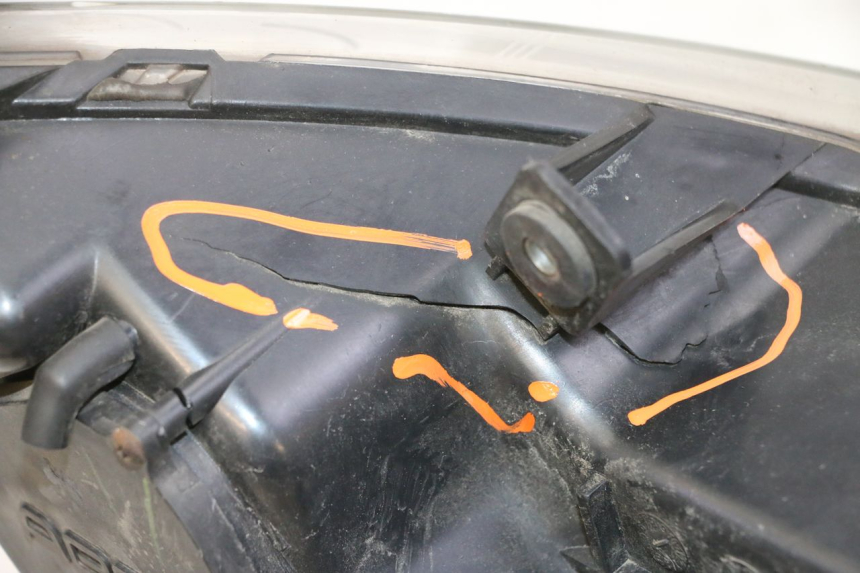 photo de FRONT HEADLIGHT QUADRO 4 4D 350 (2015 - 2018)