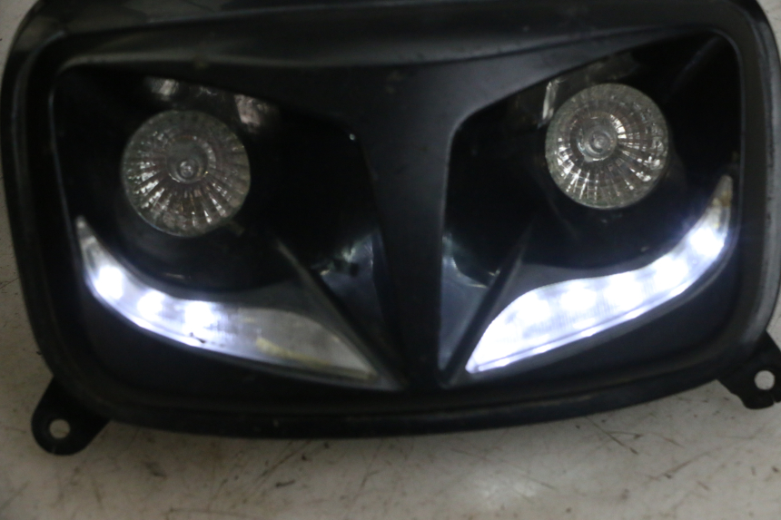 photo de FRONT HEADLIGHT MBK BOOSTER SPIRIT 50 (2004 - 2017) - Zoom on usage condition
