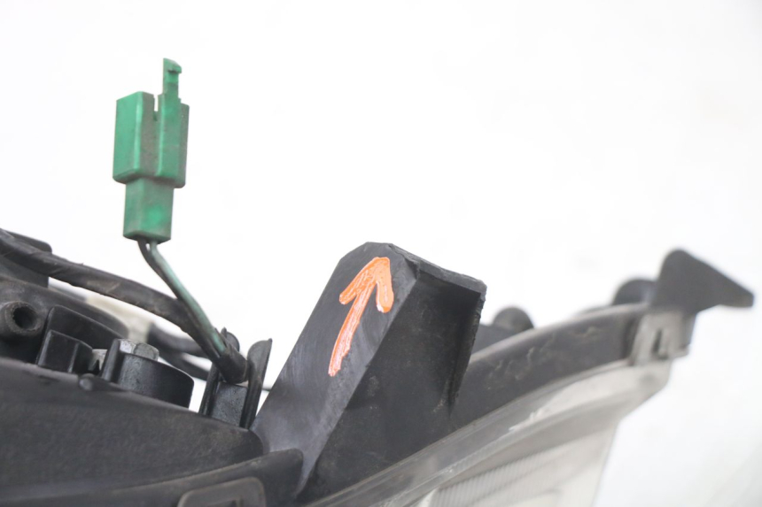 photo de HEADLIGHT SUZUKI BURGMAN 125 (2015 - 2017)
