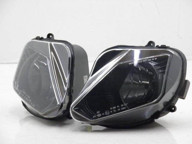 photo de HEADLIGHT DERBI GP MAX 250 (2006 - 2008)