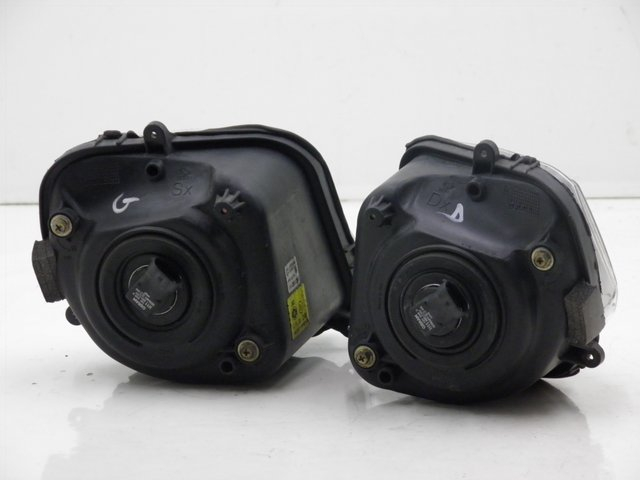 photo de HEADLIGHT DERBI GP MAX 250 (2006 - 2008)