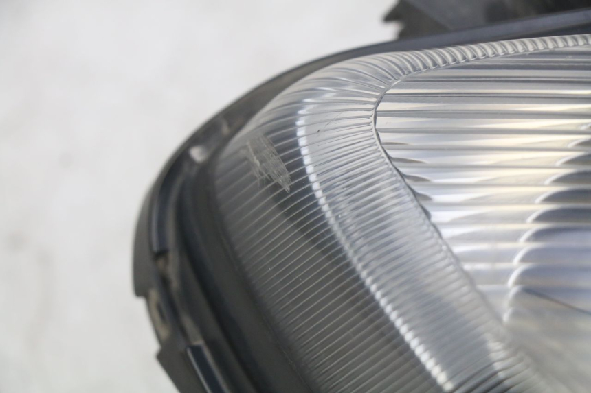 photo de RIGHT FRONT HEADLIGHT SUZUKI BURGMAN 650 (2002 - 2004)