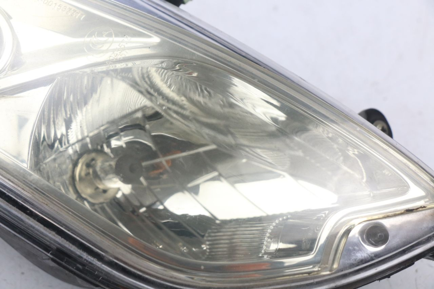 photo de RIGHT FRONT HEADLIGHT PEUGEOT CITYSTAR 50 (2013 - 2017)