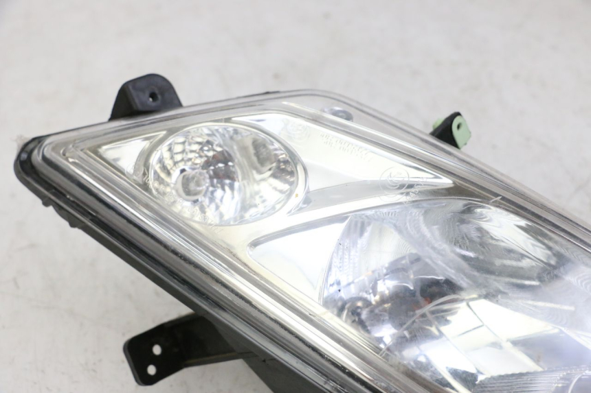 photo de RIGHT FRONT HEADLIGHT PEUGEOT CITYSTAR 50 (2013 - 2017)