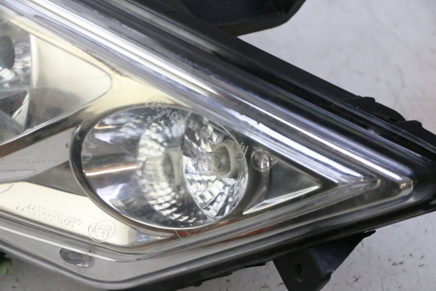 photo de RIGHT FRONT HEADLIGHT PEUGEOT CITYSTAR 50 (2013 - 2017)