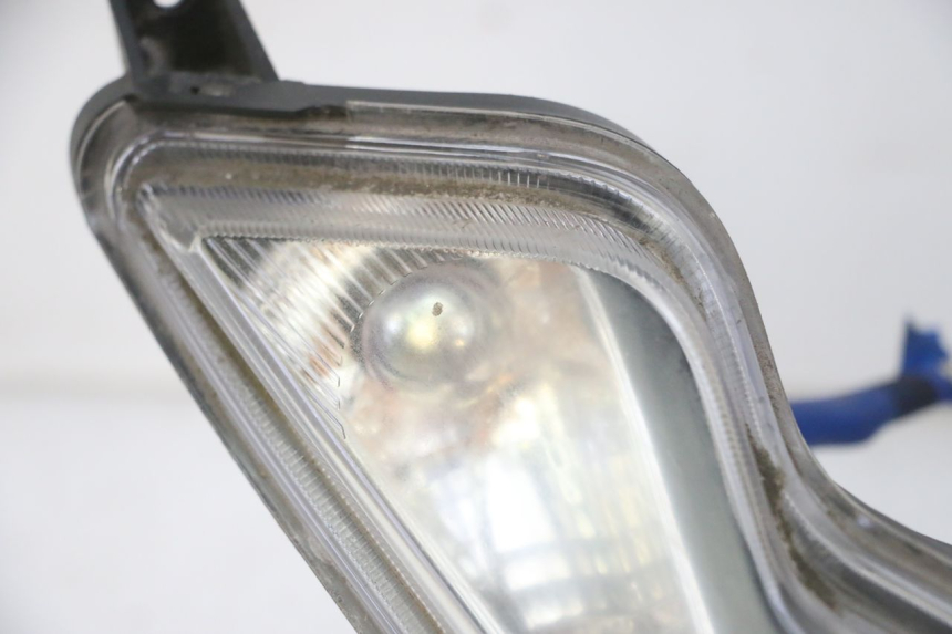 photo de RIGHT FRONT HEADLIGHT KYMCO DINK STREET 125 (2009 - 2014)