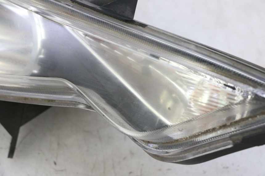 photo de RIGHT FRONT HEADLIGHT KYMCO DINK STREET 125 (2009 - 2014)