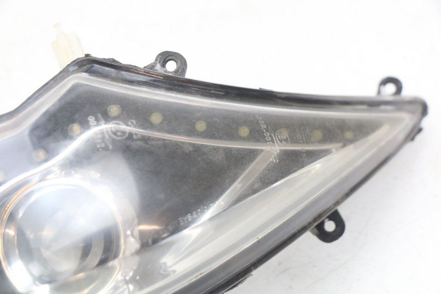 photo de RIGHT FRONT HEADLIGHT EUROCKA MATADOR 4T 50 (2010 - 2016)