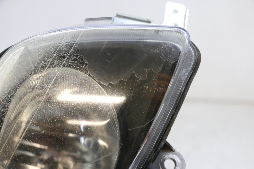 photo de RIGHT HEADLIGHT SYM GTS EVO 125 (2009 - 2013) - Component detail