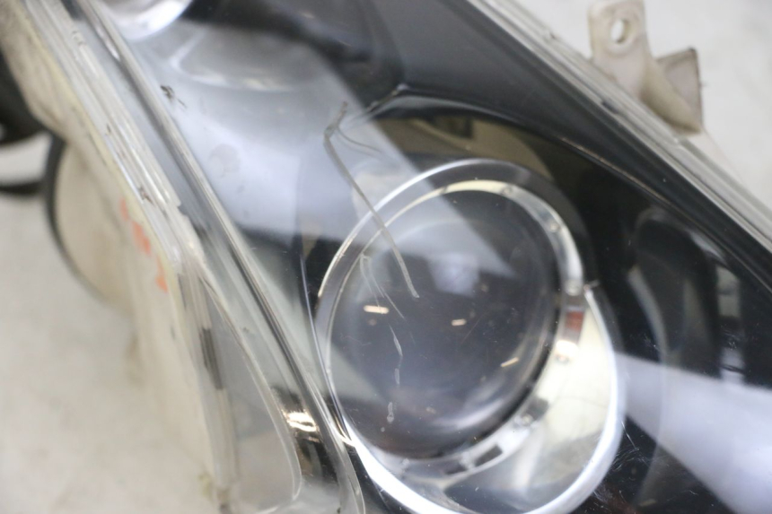photo de RIGHT HEADLIGHT PEUGEOT JET FORCE CARBU 50 (2003 - 2016)