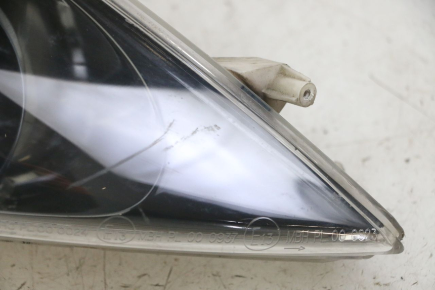 photo de RIGHT HEADLIGHT PEUGEOT JET FORCE CARBU 50 (2003 - 2016)