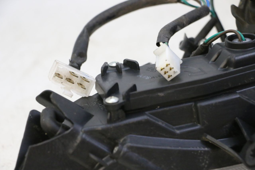 photo de RIGHT HEADLIGHT SYM JOYMAX 125 (2010 - 2017)