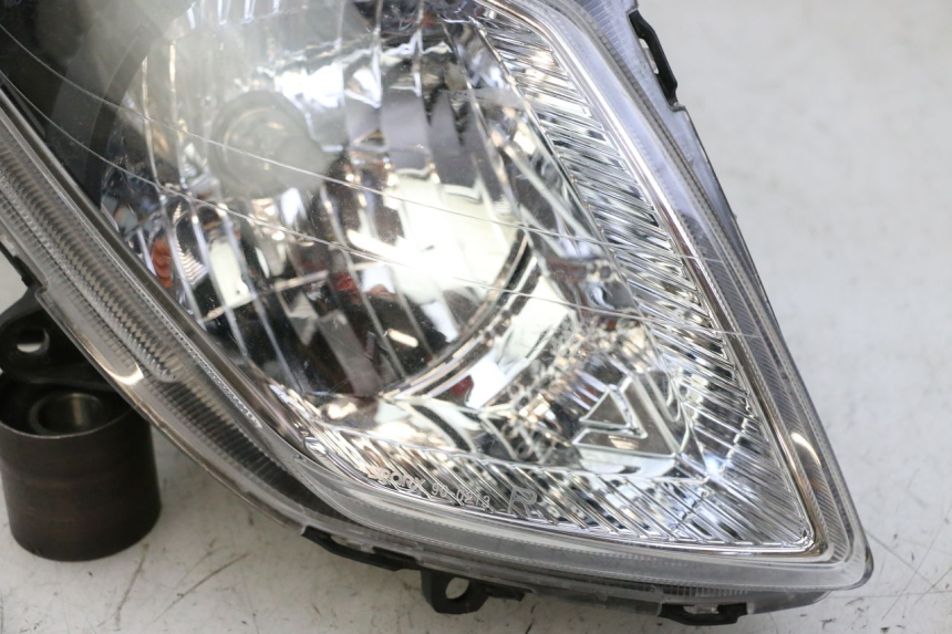 photo de RIGHT HEADLIGHT SYM JOYMAX 125 (2010 - 2017)