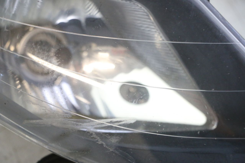 photo de RIGHT HEADLIGHT GILERA NEXUS 125 (2009 - 2013)