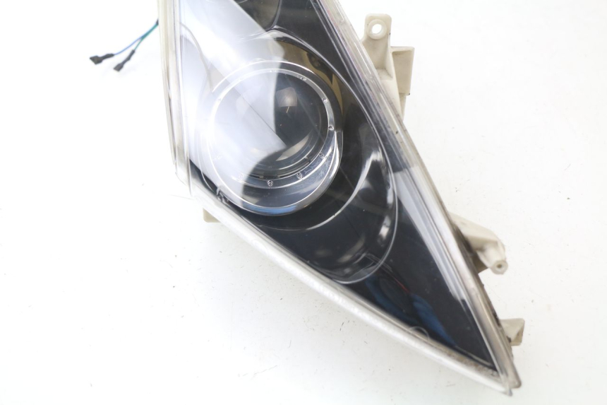 photo de RIGHT HEADLIGHT PEUGEOT JET FORCE CARBU 50 (2003 - 2016)