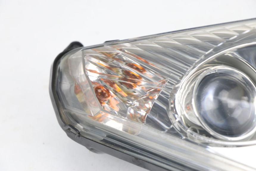 photo de RIGHT FRONT HEADLIGHT PEUGEOT SATELIS 125 (2006 - 2009)