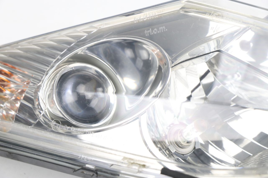 photo de RIGHT FRONT HEADLIGHT PEUGEOT SATELIS 125 (2006 - 2009)