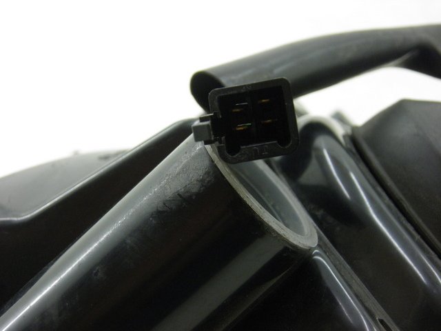 photo de RIGHT FRONT HEADLIGHT PEUGEOT SATELIS 125 (2010 - 2012)