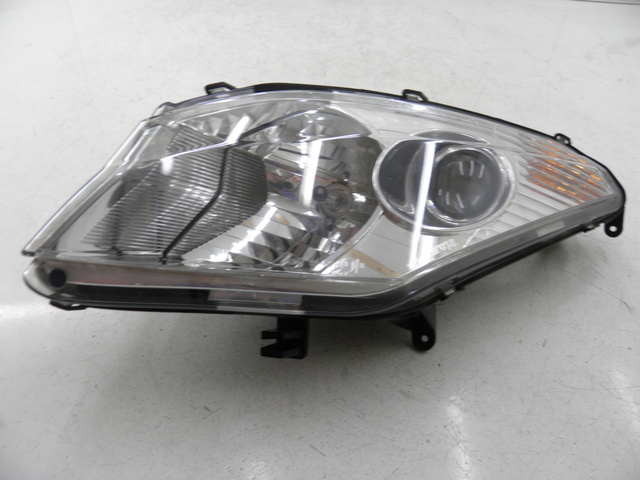 photo de RIGHT FRONT HEADLIGHT PEUGEOT SATELIS 125 (2010 - 2012)