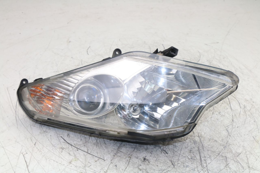 photo de RIGHT FRONT HEADLIGHT PEUGEOT SATELIS 125 (2006 - 2009)