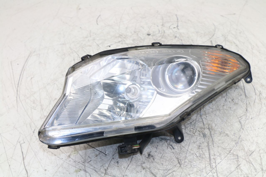 photo de RIGHT FRONT HEADLIGHT PEUGEOT SATELIS 125 (2006 - 2009)