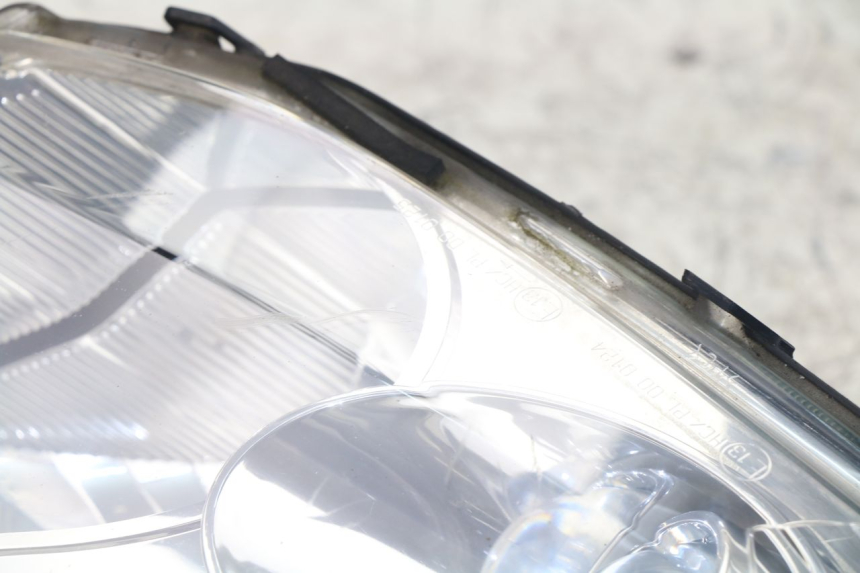 photo de RIGHT FRONT HEADLIGHT PEUGEOT SATELIS 125 (2006 - 2009)