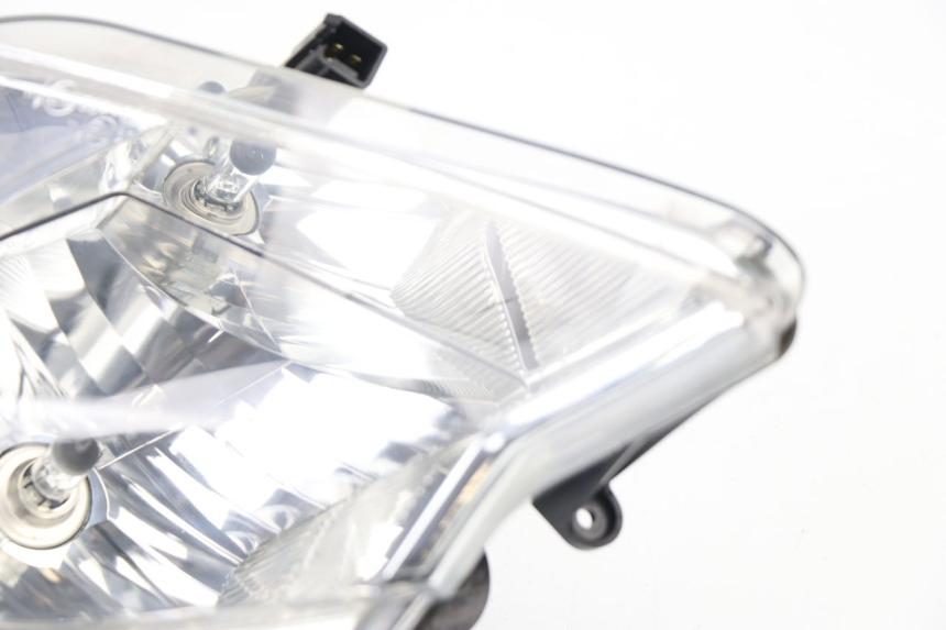 photo de RIGHT FRONT HEADLIGHT PEUGEOT SATELIS 125 (2010 - 2012)