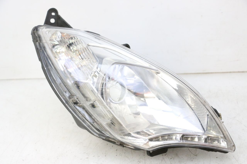 photo de RIGHT HEADLIGHT PEUGEOT SATELIS 125 (2013 - 2018)